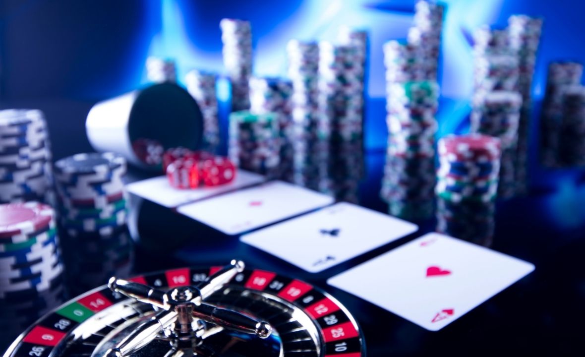 Guidelines on proper behavior and etiquette when playing blackjack at a casino